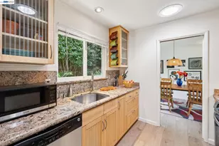 55 Asilomar Cir, Oakland, CA 94611 - Photo 15