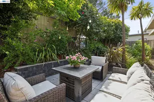 55 Asilomar Cir, Oakland, CA 94611 - Photo 27