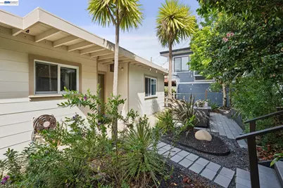 55 Asilomar Cir, Oakland, CA 94611 - Photo 3