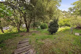 55 Asilomar Cir, Oakland, CA 94611 - Photo 33