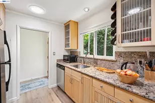 55 Asilomar Cir, Oakland, CA 94611 - Photo 13