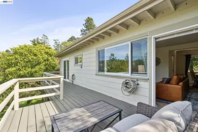 55 Asilomar Cir, Oakland, CA 94611 - Photo 21