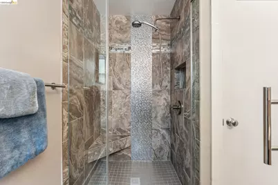 2028 Damuth #1, Oakland, CA 94602 - Photo 31