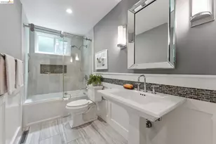 2028 Damuth, Oakland, CA 94602 - Photo 27