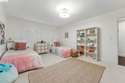 2028 Damuth #1, Oakland, CA 94602 - Photo 33