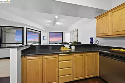 6363 Christie Ave #2701, Emeryville, CA 94608 - Photo 13