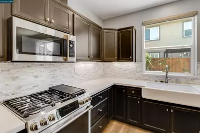 1393 Jamboree Dr, Fairfield, CA 94533 - Photo 17