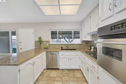 2333 Darwin St, Hayward, CA 94545 - Photo 17