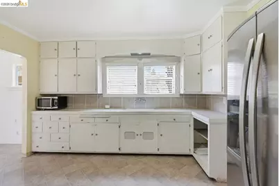 1045 Stanford Ave #2, Oakland, CA 94608 - Photo 13