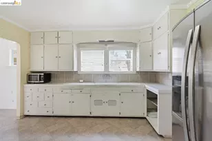 1045 Stanford Ave, Oakland, CA 94608 - Photo 13