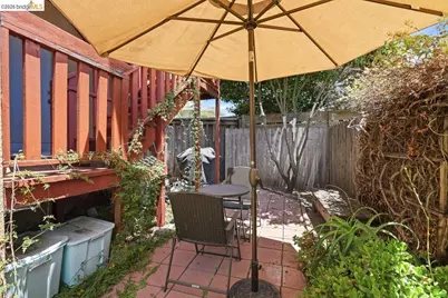 1045 Stanford Ave #2, Oakland, CA 94608 - Photo 27