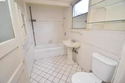 520 Harding Way, Stockton, CA 95204 - Photo 27