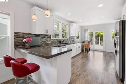 2214 Curtis St, Berkeley, CA 94702 - Photo 5