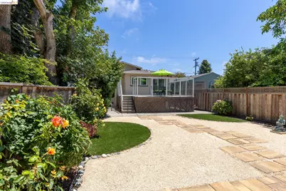 2214 Curtis St, Berkeley, CA 94702 - Photo 15