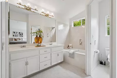 25 Farallon Ct, Richmond, CA 94804 - Photo 33