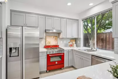 25 Farallon Ct, Richmond, CA 94804 - Photo 17