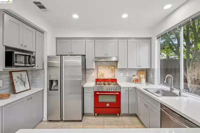 25 Farallon Ct, Richmond, CA 94804 - Photo 23