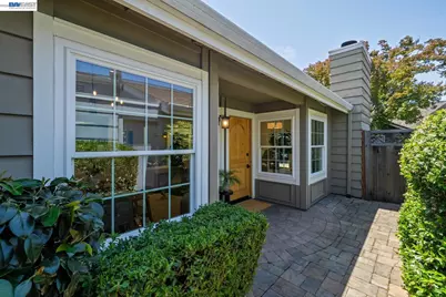 135 Avington Rd, Alameda, CA 94502 - Photo 5