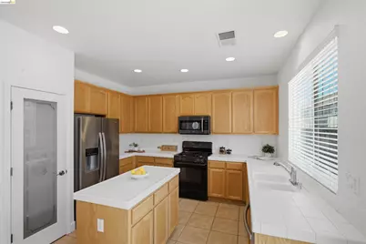 5217 Rainwood Way, Antioch, CA 94531 - Photo 7