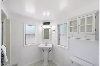 10517 Voltaire Ave, Oakland, CA 94603 - Photo 21