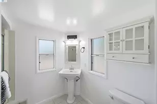 10517 Voltaire Ave, Oakland, CA 94603 - Photo 21