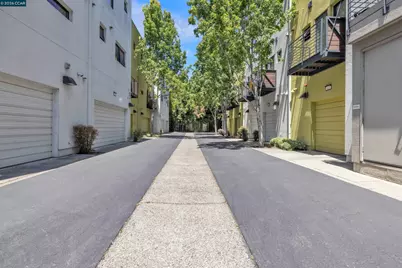 405 Palisade Dr, Oakland, CA 94607 - Photo 21