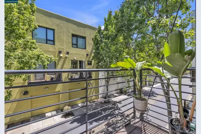 405 Palisade Dr, Oakland, CA 94607 - Photo 19