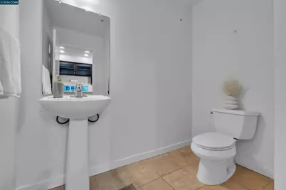 405 Palisade Dr, Oakland, CA 94607 - Photo 5