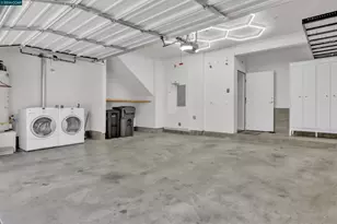 405 Palisade Dr, Oakland, CA 94607 - Photo 27