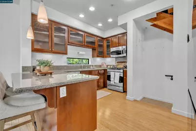 405 Palisade Dr, Oakland, CA 94607 - Photo 1
