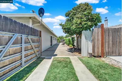 221 Eric Cir, Galt, CA 95632 - Photo 35