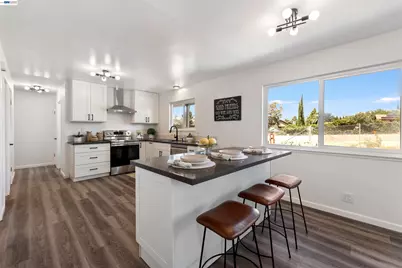 743 Ventura Dr, Pittsburg, CA 94565 - Photo 9