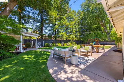 1250 Elmwood Dr, Walnut Creek, CA 94597 - Photo 29