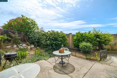 2409 Lighthouse Ct, Fairfield, CA 94534 - Photo 37