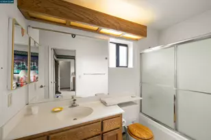 2409 Lighthouse Ct, Fairfield, CA 94534 - Photo 21