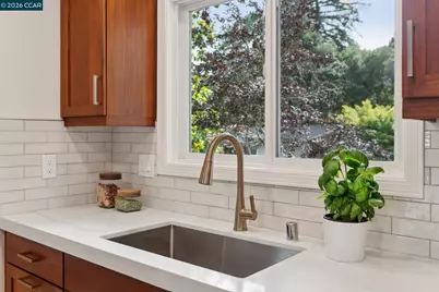 694 Glorietta Blvd, Lafayette, CA 94549 - Photo 23