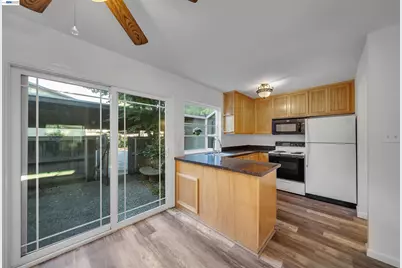 8848 La Riviera Dr #B, Sacramento, CA 95826 - Photo 7