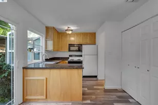 8848 La Riviera Dr, Sacramento, CA 95826 - Photo 7