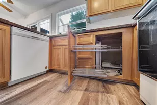 8848 La Riviera Dr, Sacramento, CA 95826 - Photo 15