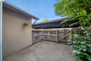 8848 La Riviera Dr, Sacramento, CA 95826 - Photo 17