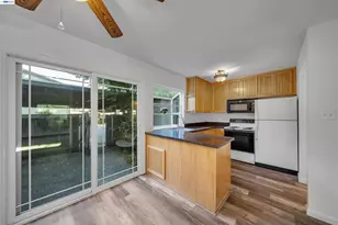 8848 La Riviera Dr, Sacramento, CA 95826 - Photo 5