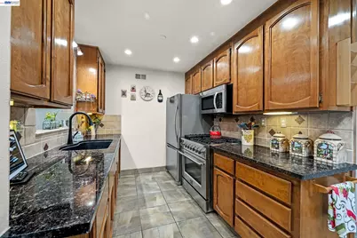 25483 Lindenwood Way, Hayward, CA 94545 - Photo 9