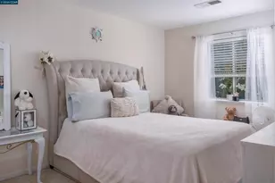 1418 Longhorn Ln, Patterson, CA 95363 - Photo 9