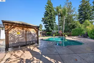 3445 Claridge Dr, Danville, CA 94526 - Photo 31