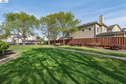35 Britt Ct, Alameda, CA 94502 - Photo 37