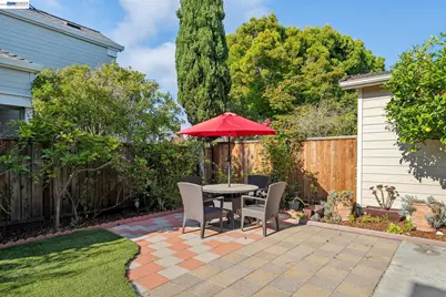 35 Britt Ct, Alameda, CA 94502 - Photo 31