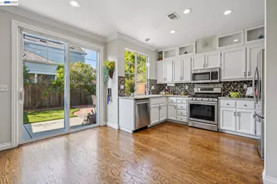 35 Britt Ct, Alameda, CA 94502 - Photo 13