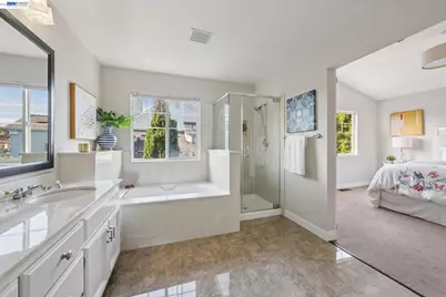 35 Britt Ct, Alameda, CA 94502 - Photo 23