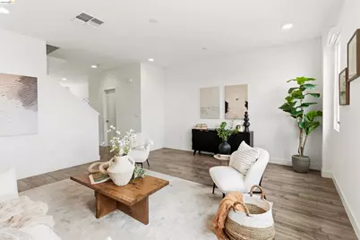 1355 Pullman Way, Oakland, CA 94607 - Photo 5