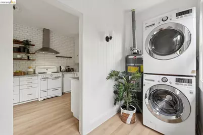 4510 Webster St, Oakland, CA 94609 - Photo 31